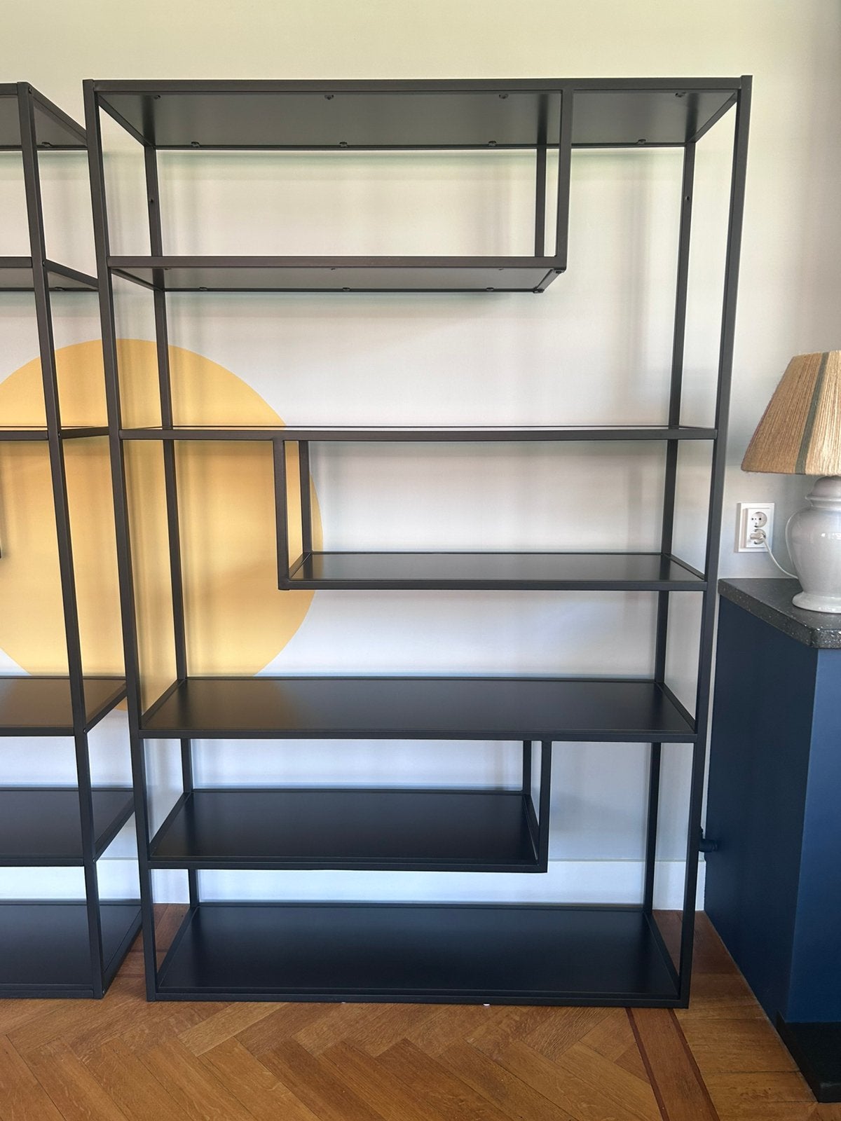 WOOOD metalen boekenkast zwart 6 vakken 188x120x35 cm, Ophalen, Zo goed als nieuw