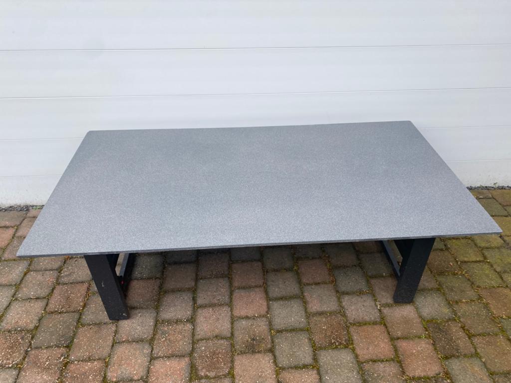 Loungetafel vezelcement VONGE van JYSK, Tuin en Terras, Tuintafels, Zo goed als nieuw, Rechthoekig, Overige materialen, Ophalen