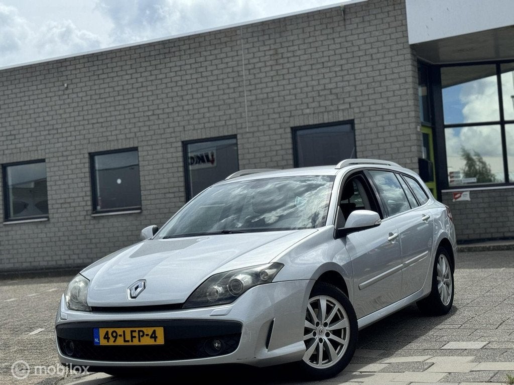 Renault Laguna Estate 2.0 16V Celsium|Navi Xenon Clima Cruis, Auto's, Laguna, 4 cilinders, Euro 4, 1300 kg