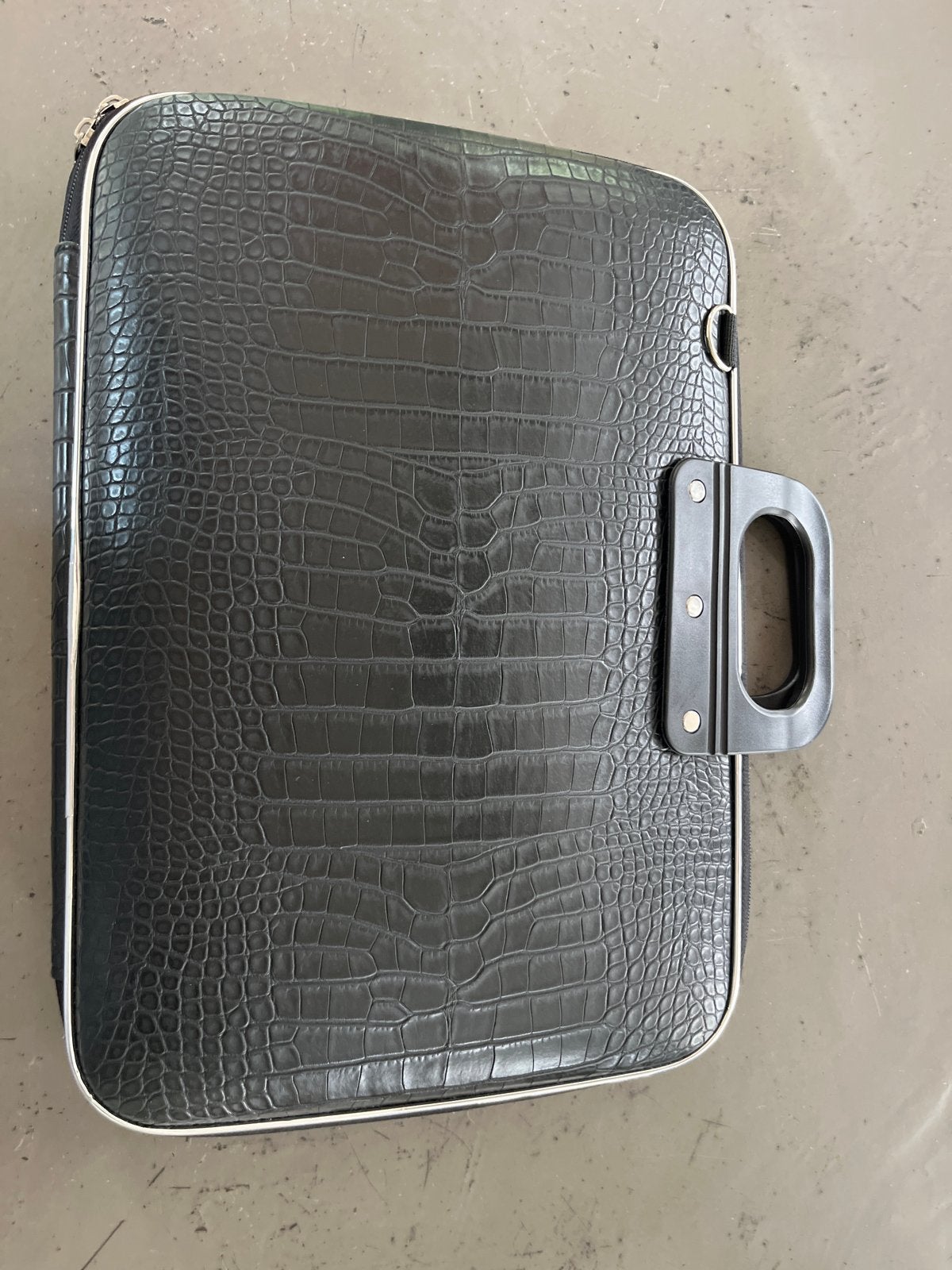 Laptoptas 14 inch Bombata, zwart krokodillenleer-look, Computers en Software, Laptophoezen, Ophalen of Verzenden, 14 inch, Gebruikt