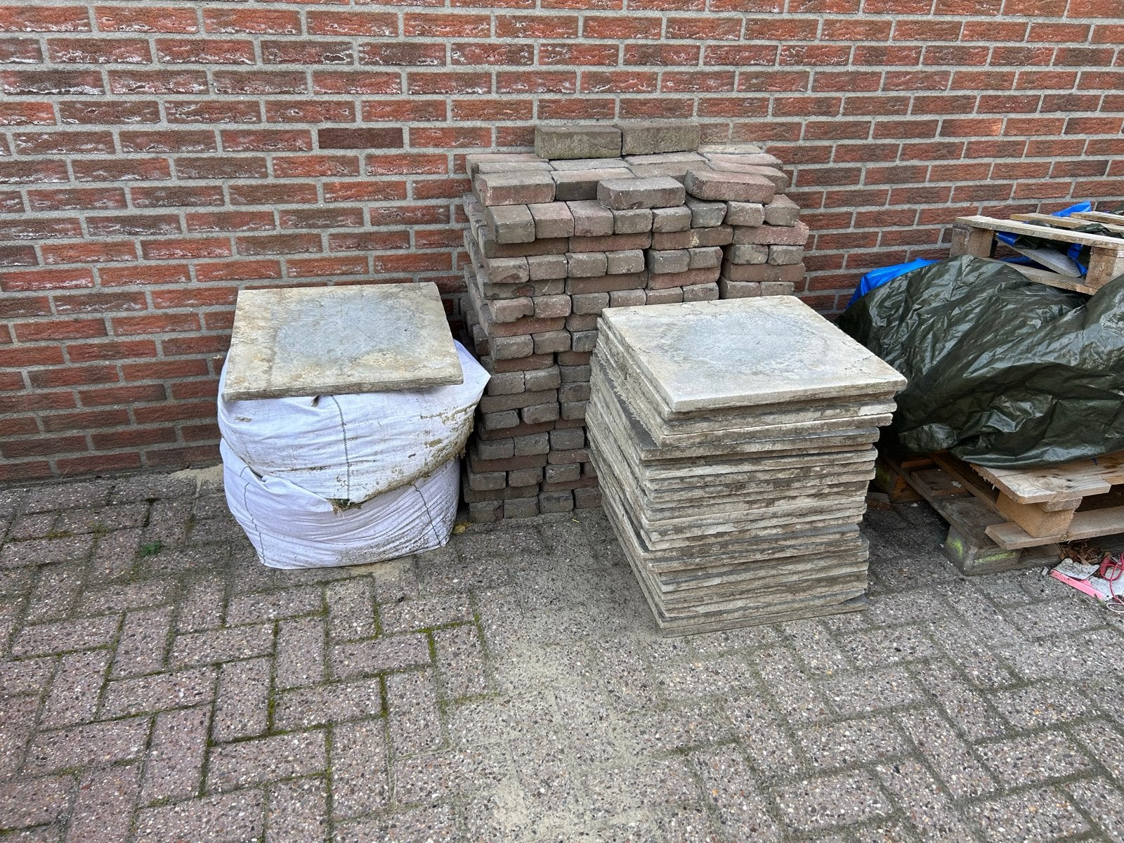 Gebruikte terrastegels, waaltjes en ophoogzand, Ophalen, Gebruikt, 5 tot 10 m², Vloertegels