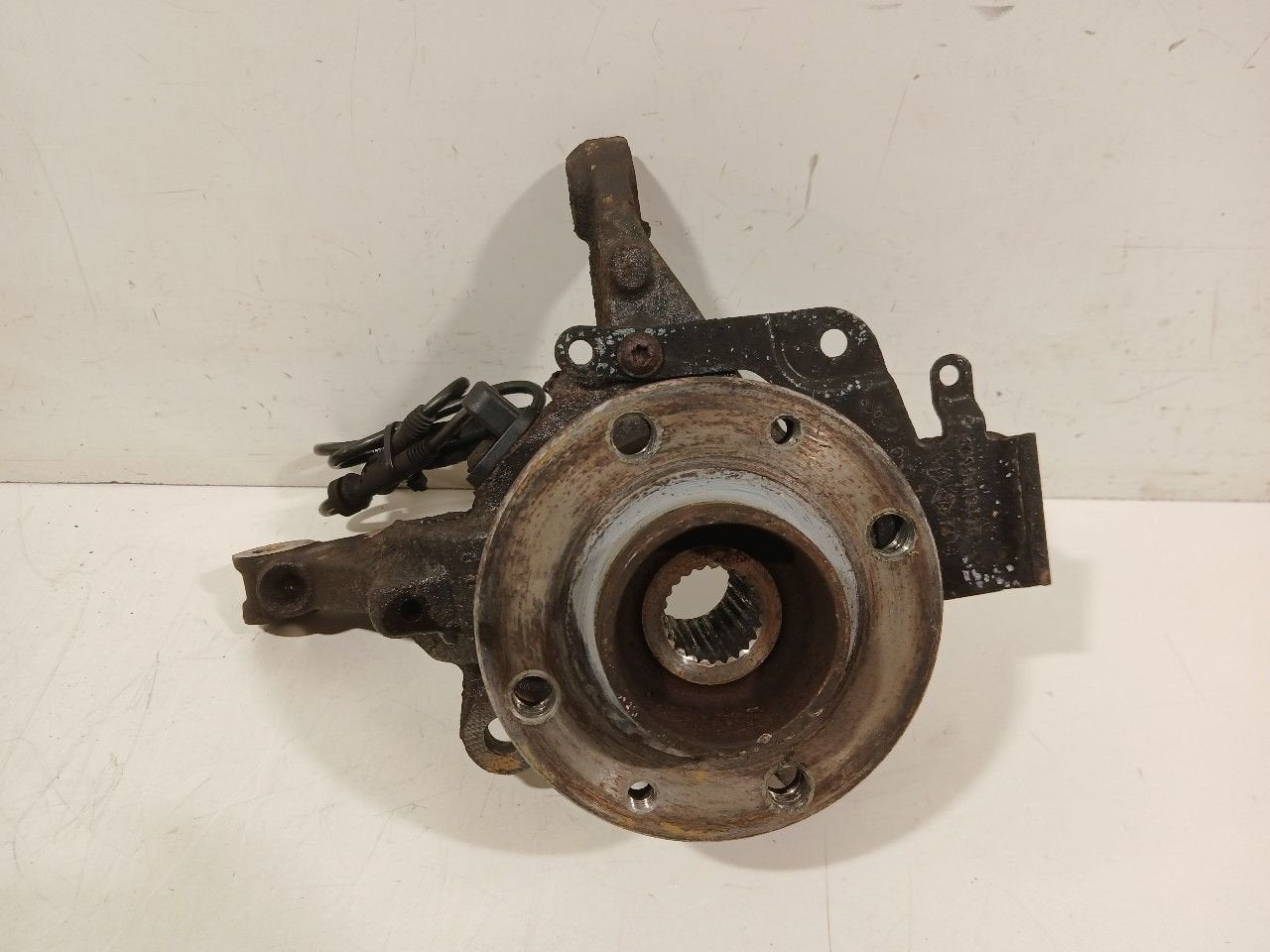 Wielnaaf links voor Renault Clio, Onderdelen@venauto.nl, Van der Ven Autorecycling B.V., Gebruikt, Ettenseweg 76, 4706 PB Roosendaal, The Netherlands