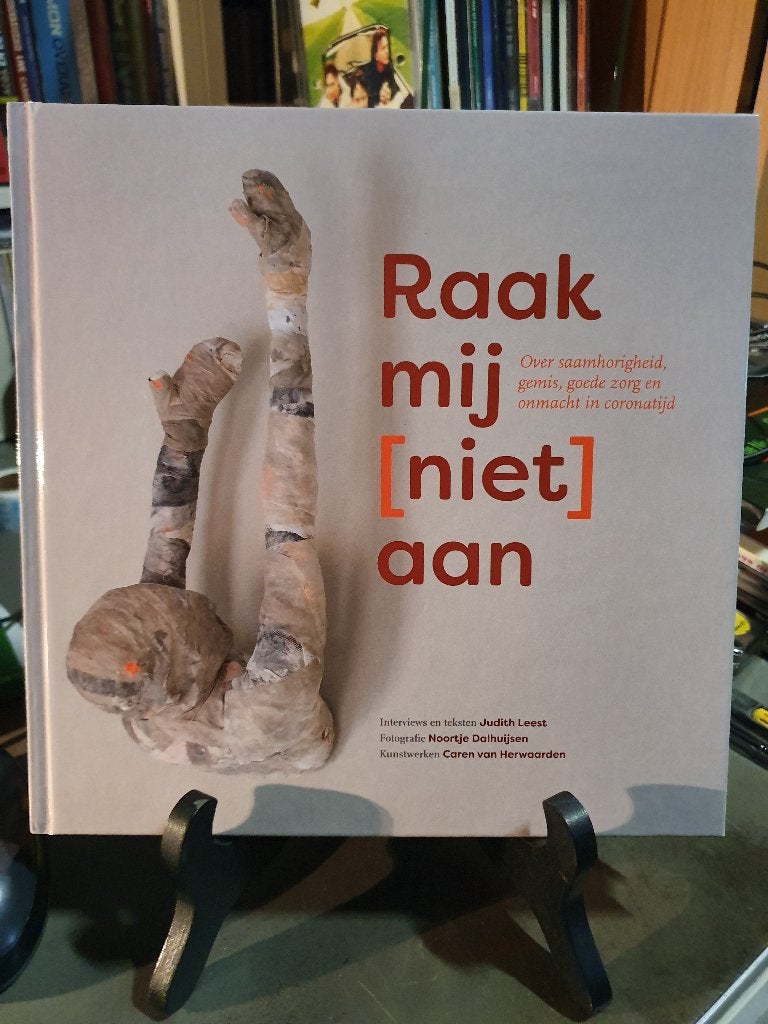 Judith Leest Raak mij niet aan, Ophalen