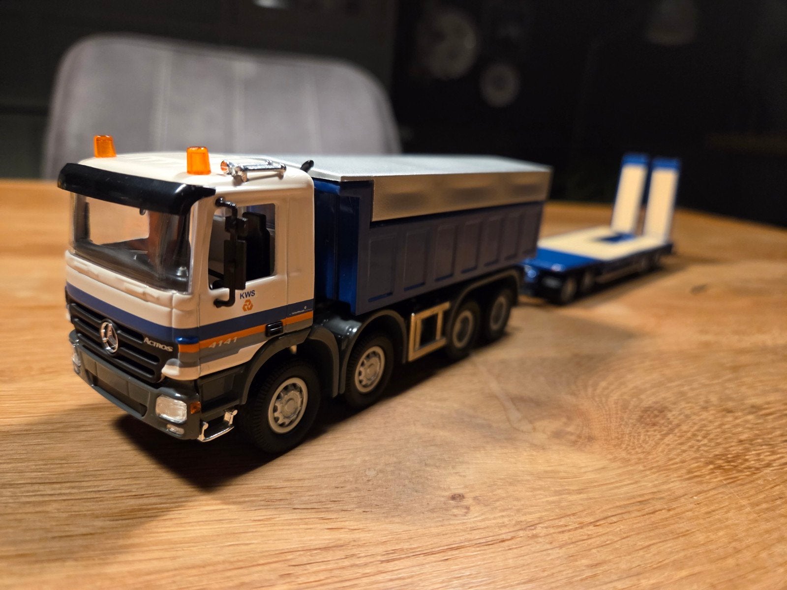 NZG Mercedes Actros KWS met aanhanger., Ophalen of Verzenden, Zo goed als nieuw, Bus of Vrachtwagen, NZG