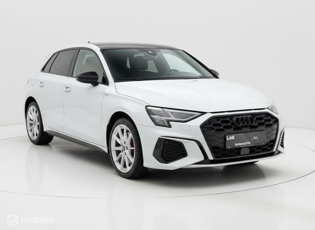 Audi A3 Sportback 45 TFSI e S edition PANO|B&O|SLINE|CARPLAY, Auto's, Audi, Gebruikt, Zwart, 4 cilinders, Wit