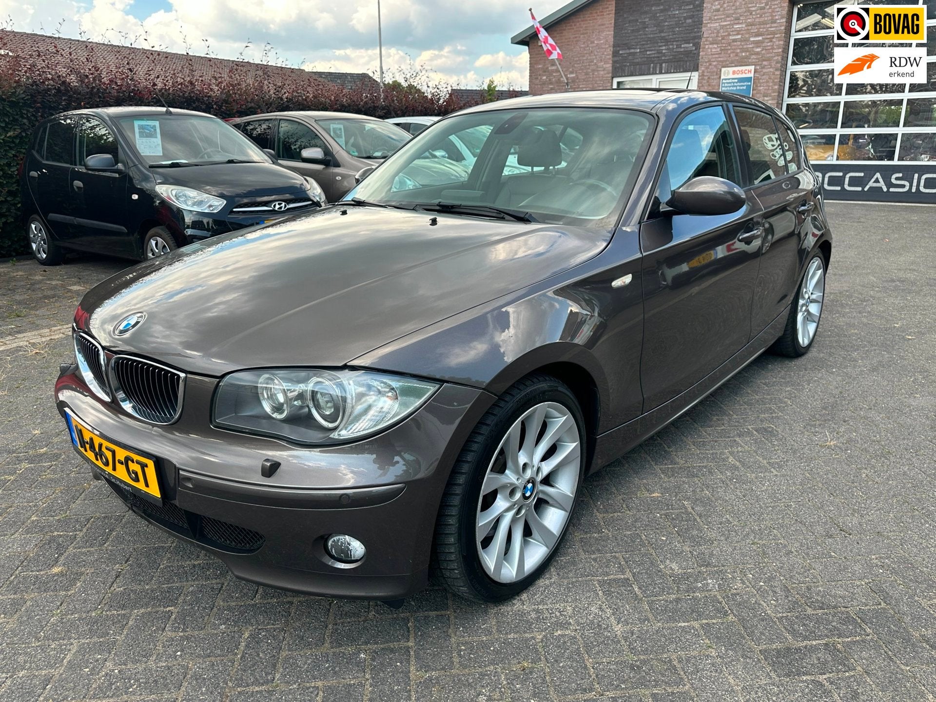 BMW 1-serie 130i Cup Automaat. 168.000 KM., Auto's, Achterwielaandrijving, Gebruikt, 680 kg, Bruin