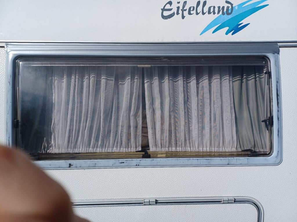 Gezocht: caravan Voorraam eifelland 395, 1999. 152 x 68 cm, Caravans en Kamperen, Ophalen