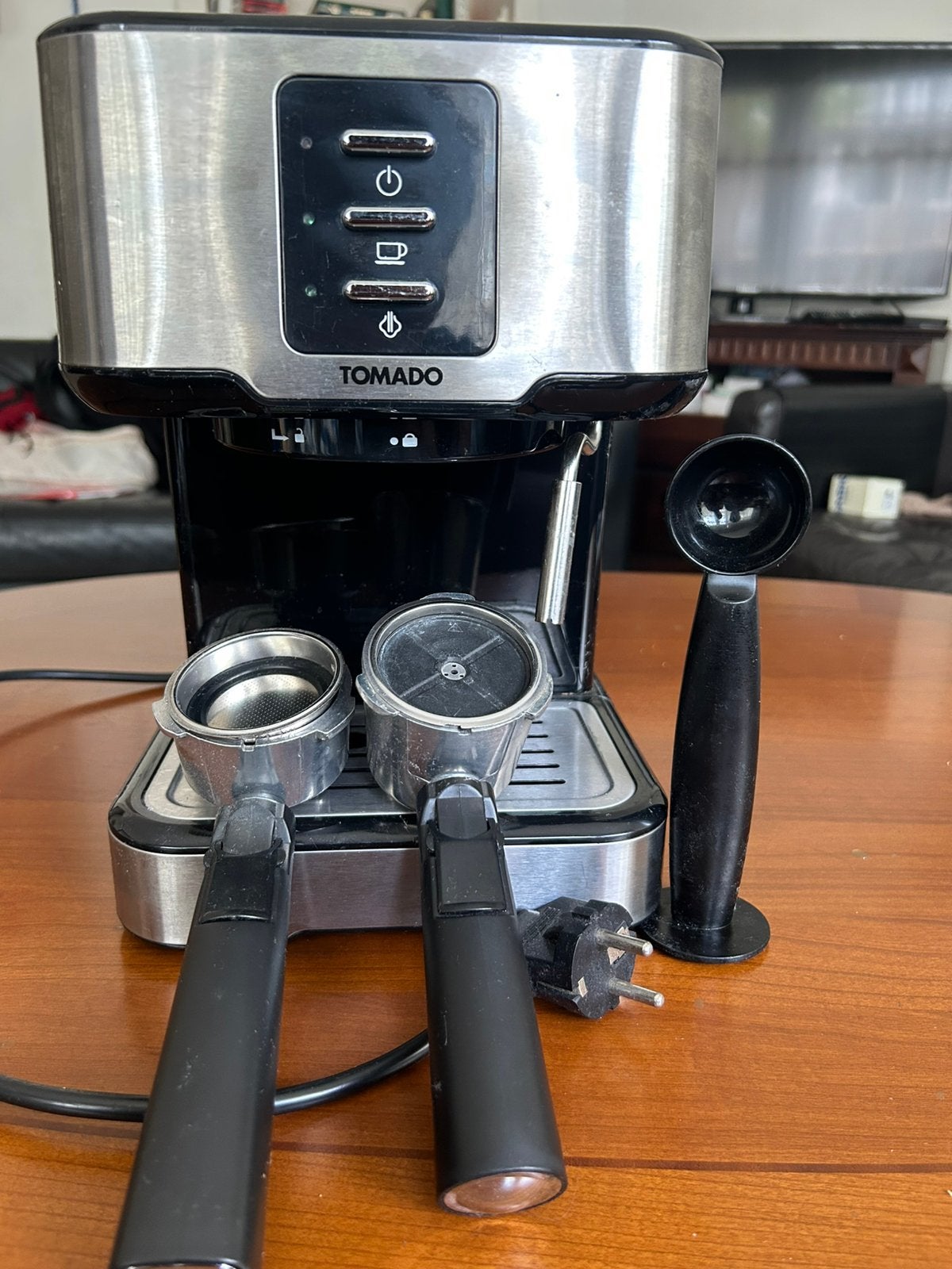 Tomado koffie apparaat, Ophalen, Zo goed als nieuw, Koffiemachine