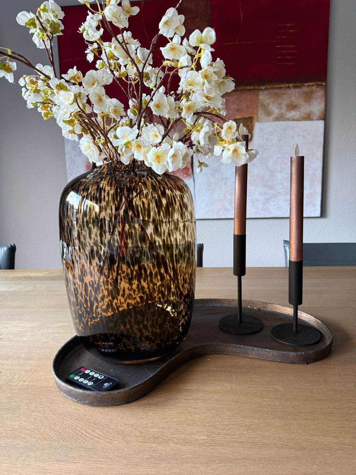 Vaas met kunstbloemen/takken en dienblad, Huis en Inrichting, Meerkleurig, Inclusief decoratie, Ophalen of Verzenden, Glas