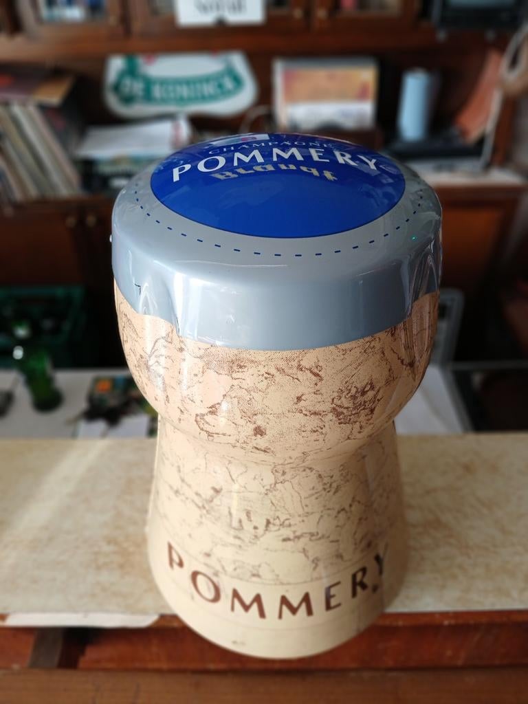 Champagne Pommery reclame xxl kurk, Pommery, Reclamebord, Info@pommery.fr, Ophalen of Verzenden