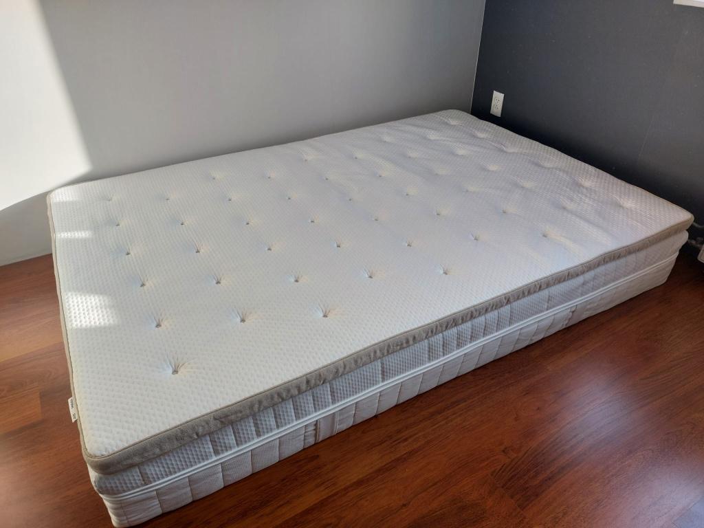 IKEA opdek/topmatras - TISTEDAL (140 x 200 cm) - z.g.a.n., Ophalen, 140 cm, Zo goed als nieuw, Twijfelaar