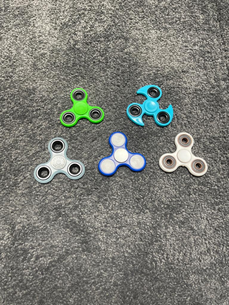 Set van 5 Fidget Spinners - Diverse Kleuren, Ophalen, Gebruikt, Jongen of Meisje