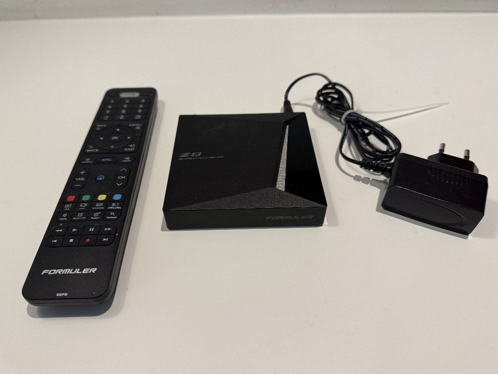 Formuler Z8, Ophalen of Verzenden, Zo goed als nieuw, HDMI, Zonder harde schijf