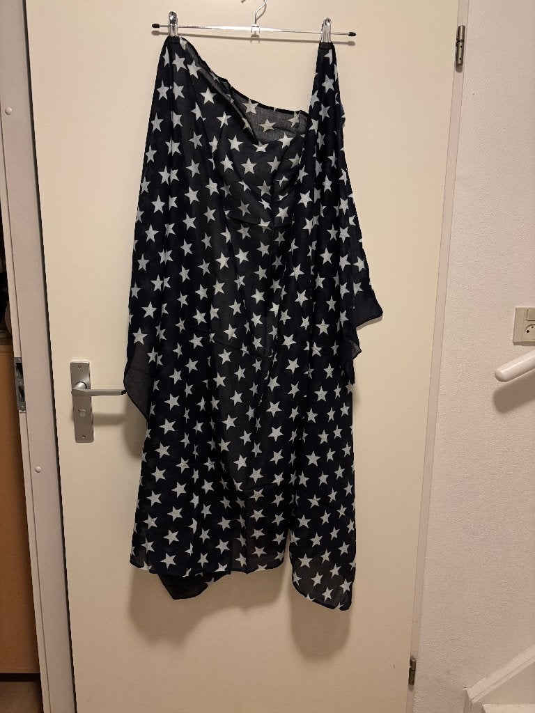 Donkerblauwe sjaal met witte sterren katoen, Kleding | Dames, Ophalen of Verzenden, Zo goed als nieuw, Sjaal