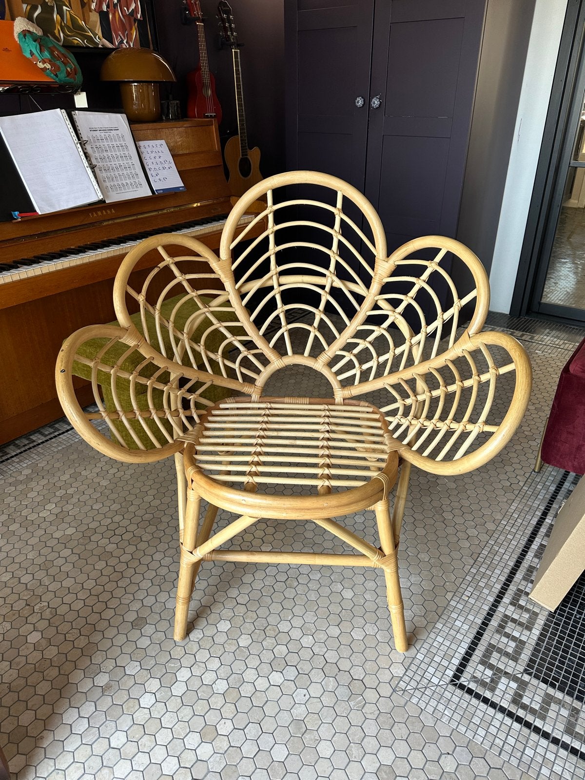 Rotan bloemstoel - Zo goed als nieuw, Huis en Inrichting, Ophalen, Overige kleuren, Riet of Rotan, Zo goed als nieuw