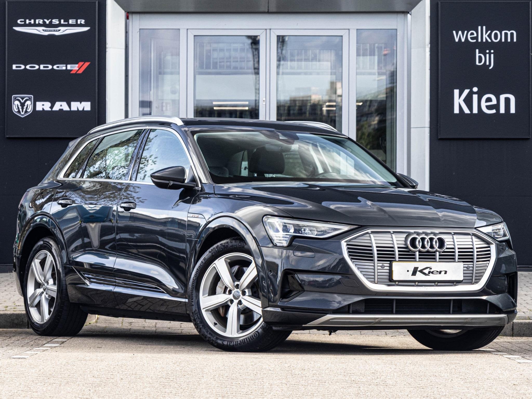 Audi e-tron e-tron 50 quattro Launch edition plus 71 kWh | S, Auto's, Automaat, Stof, Vierwielaandrijving, SUV of Terreinwagen