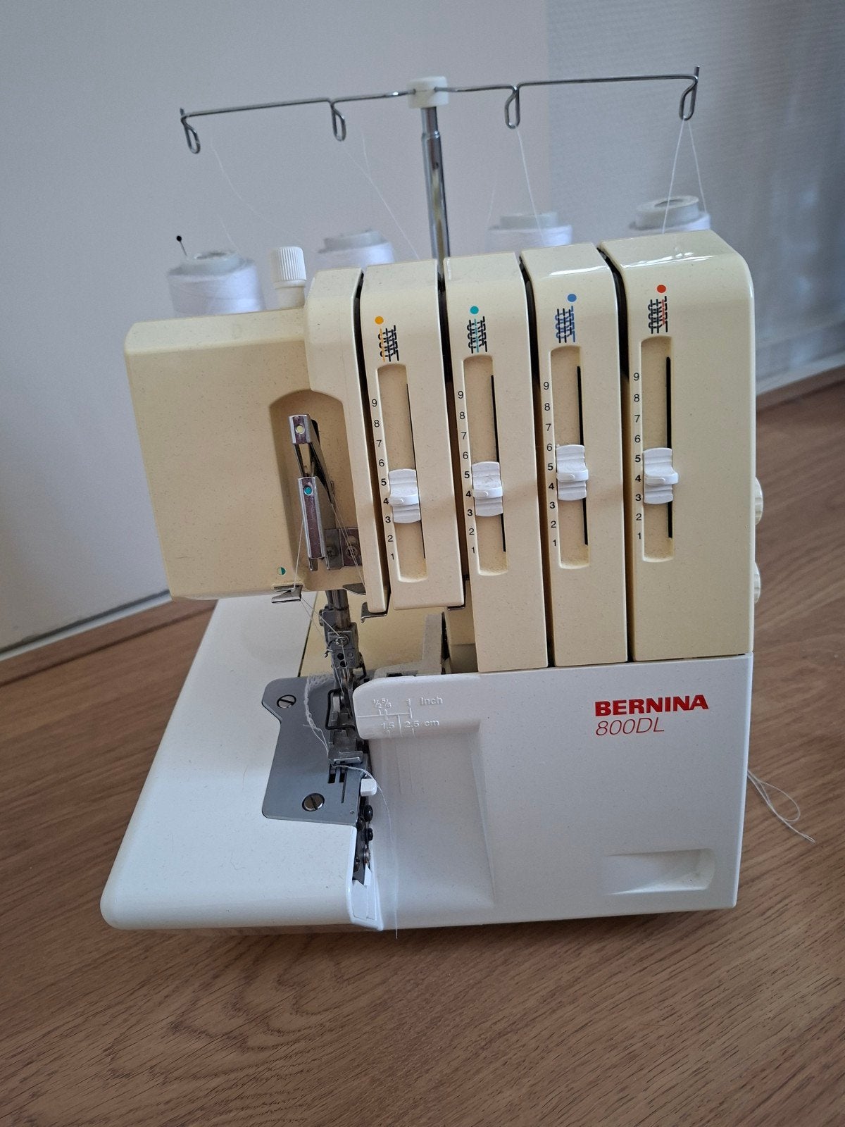 Bernina 800DL Lockmachine in nette staat, Ophalen, Gebruikt, Lockmachine, Bernina
