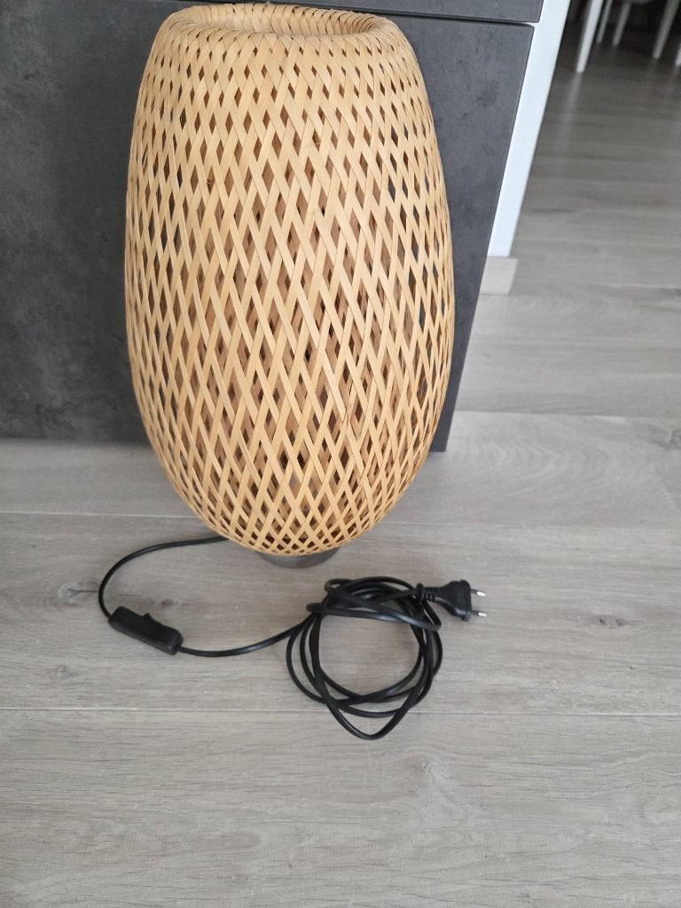 Böja Ikea lamp, Huis en Inrichting, Lampen | Tafellampen, Ophalen, Gebruikt, Goud, Natuurlijk materiaal