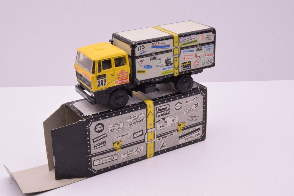 DAF 3600 Dakar  '' de Koffer  -  Jan de Rooy  ''  Lion Car, Ophalen of Verzenden, Zo goed als nieuw, Bus of Vrachtwagen, Lion Toys