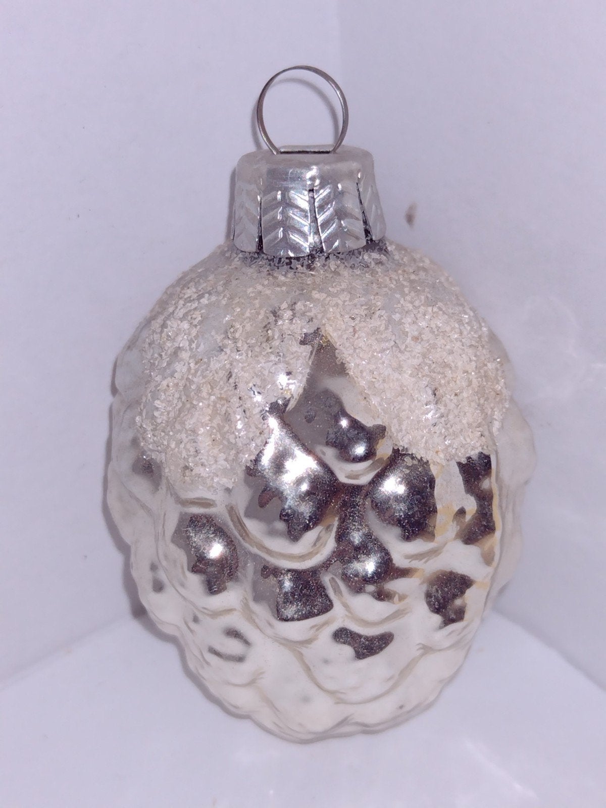oude zilveren kerstbal dennenappel H 6 cm, Ophalen, Gebruikt