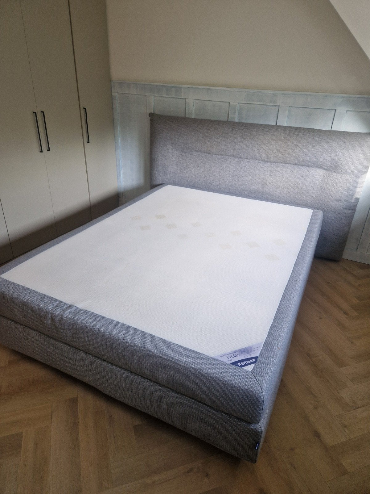 Karlsson boxspring 160x210cm met hoofdbord, Ophalen, 210 cm, Tweepersoons, Zo goed als nieuw