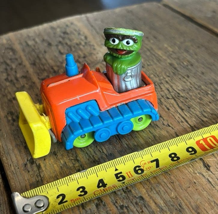 Vintage Oscar the Grouch Bulldozer – 1982 – Sesamstraat, Ophalen of Verzenden, Zo goed als nieuw