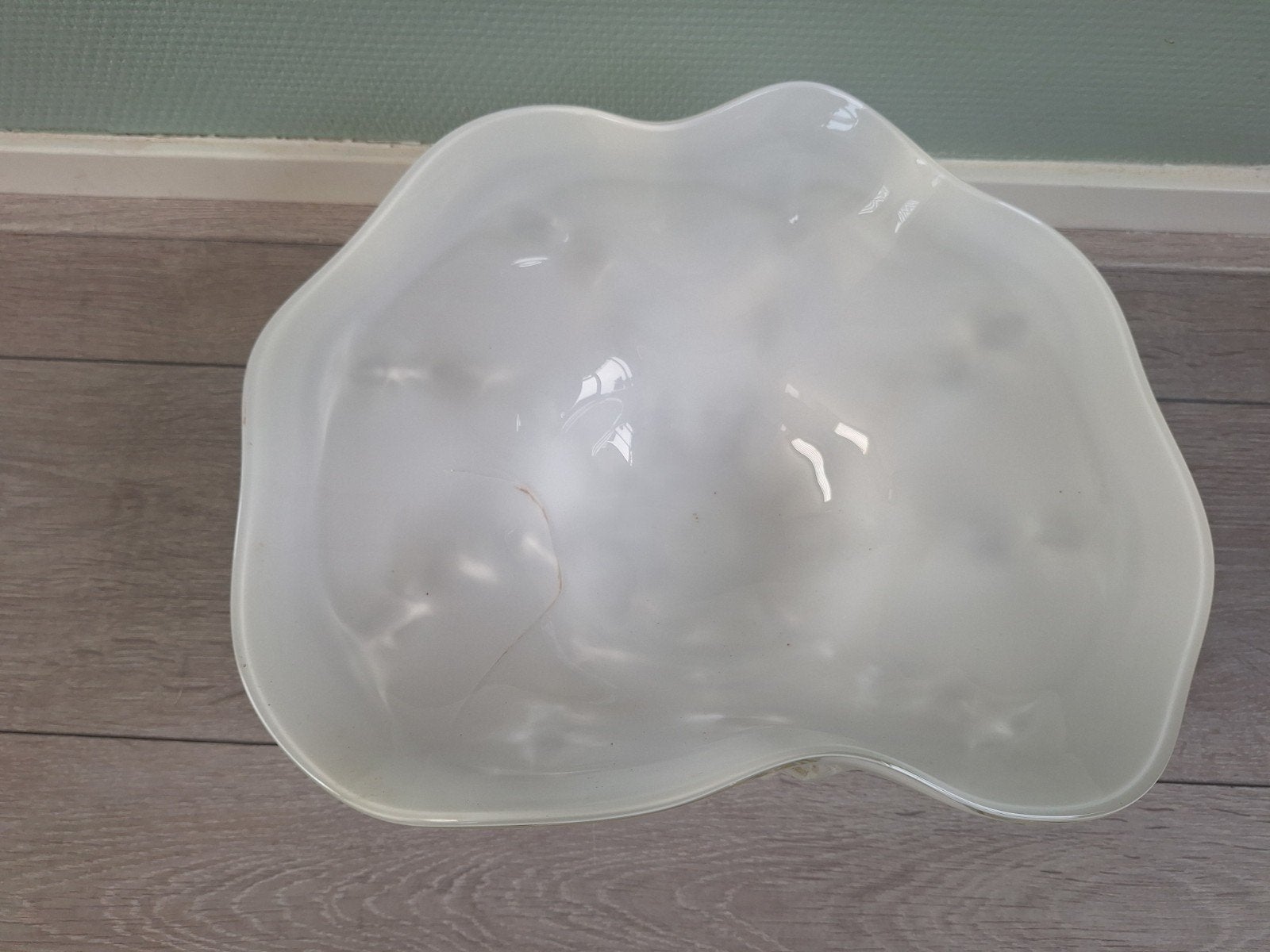 Mooie witte design schaal van glas.
Zoals u kan zien op de f, Ophalen of Verzenden, Overige typen, Glas