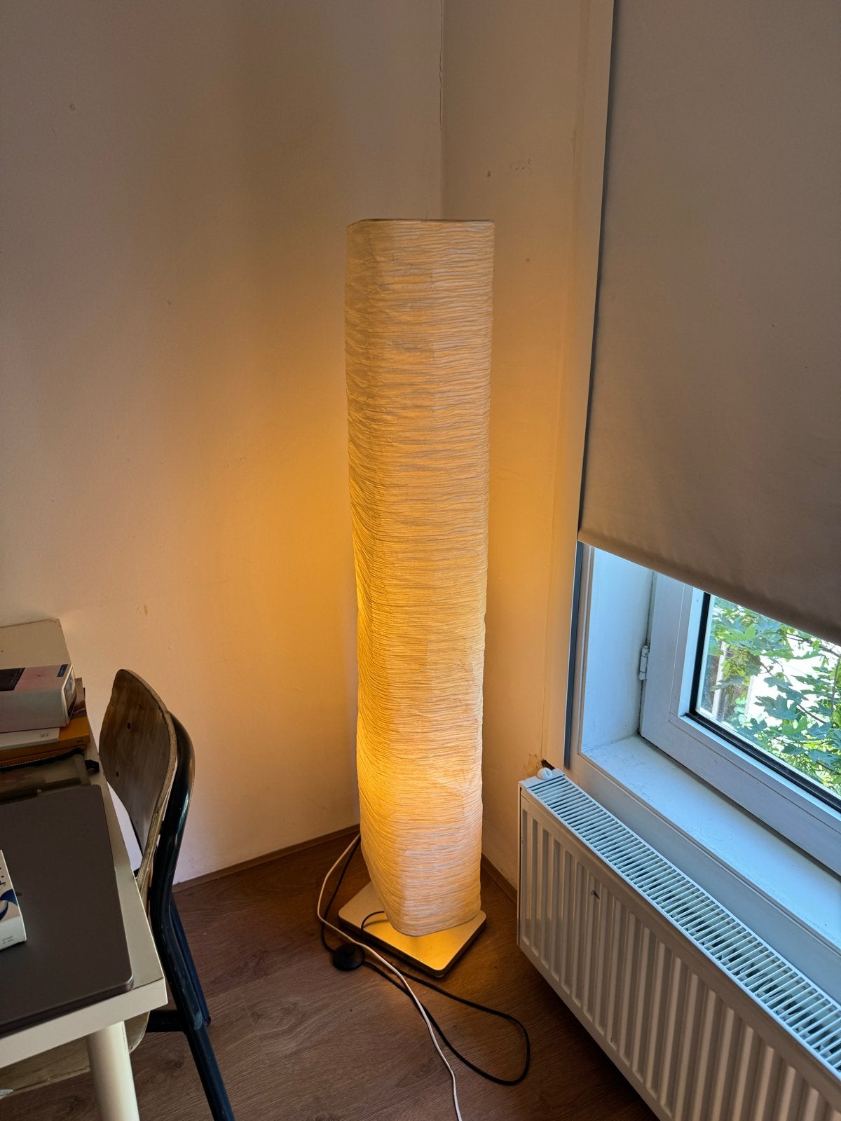 Stijlvolle staande lamp met papieren kap, Ophalen, Gebruikt, Textiel, 150 tot 200 cm