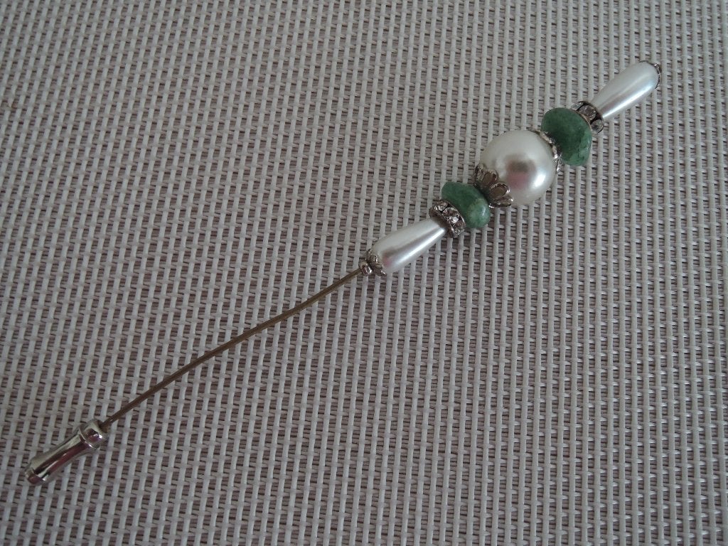 Ouderwetse hoedenspeld met groen / witte kralen, Antiek en Kunst, Antiek | Kleding en Accessoires, Ophalen of Verzenden, Dames