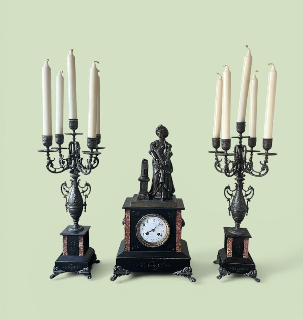 Antiek bronzen klok met 2 bronzen kandelaars, Ophalen