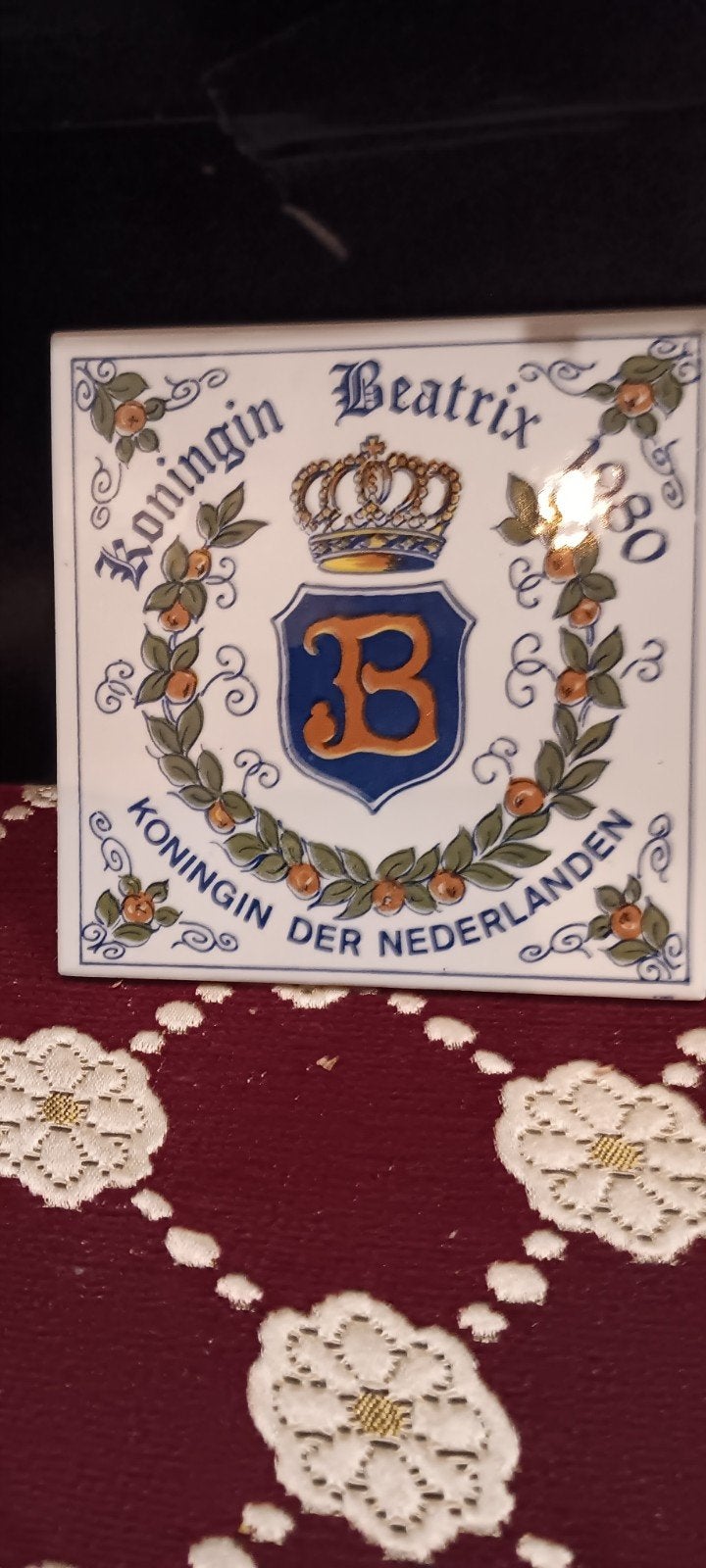 Tegel Koningin Beatrix der Nederlanden 1980, Antiek en Kunst, Ophalen of Verzenden