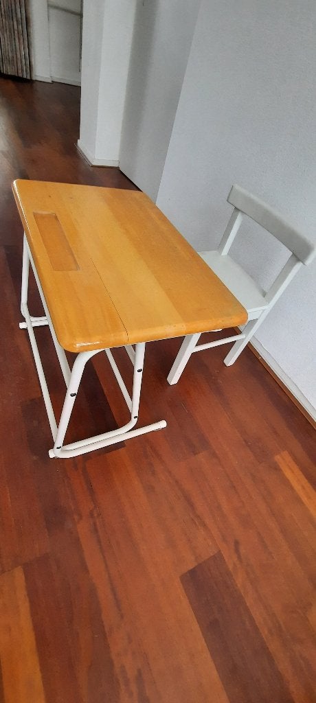 Vintagestijl schooltafeltje en stoeltje, Huis en Inrichting, Bureaus, Ophalen, Gebruikt, 60 cm, Schoolbureau