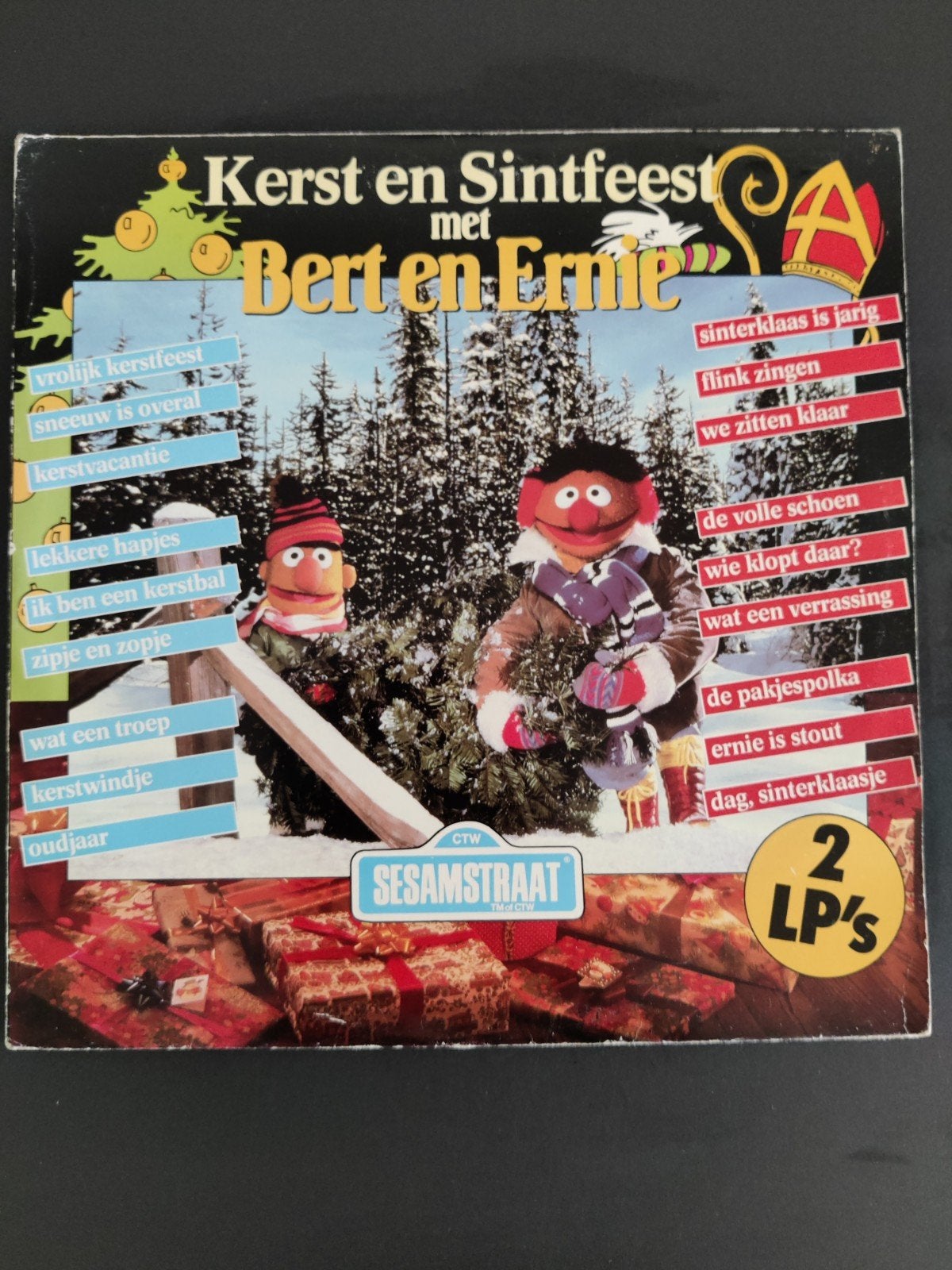 Bert en Ernie / Kerst en Sintfeest met, Ophalen of Verzenden, Gebruikt
