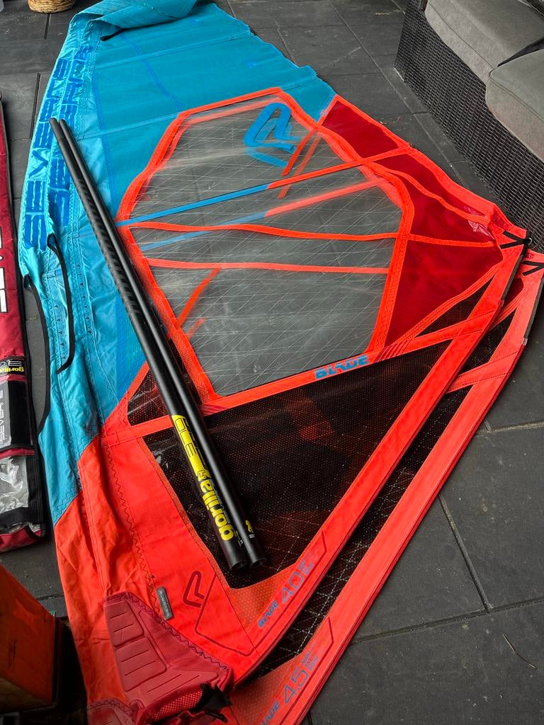 Severne Blade windsurfzeil 4.0 & 4.5. 2 st 199€, Watersport en Boten, Windsurfen, Ophalen, Gebruikt, Complete set, Met draagtas