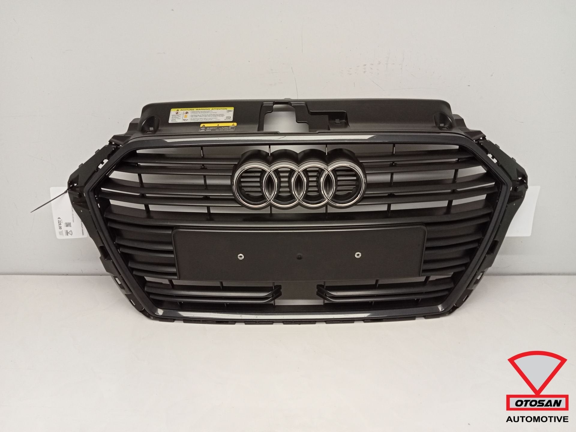 Audi A3 8V Grille Facelift ACC S-Line Origineel, Gebruikt, Voor, AUDI AG, Auto-Union-Strasse 1
85045  Ingolstadt, DE
