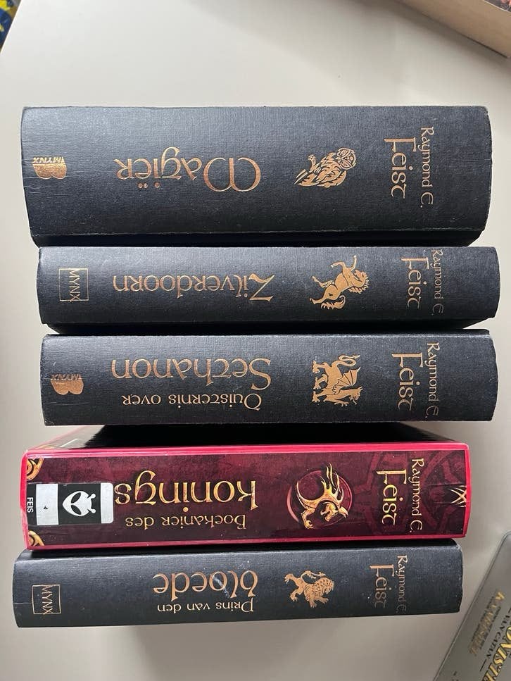 Fantasy boeken series - Raymond E Feist, Ophalen, Gelezen
