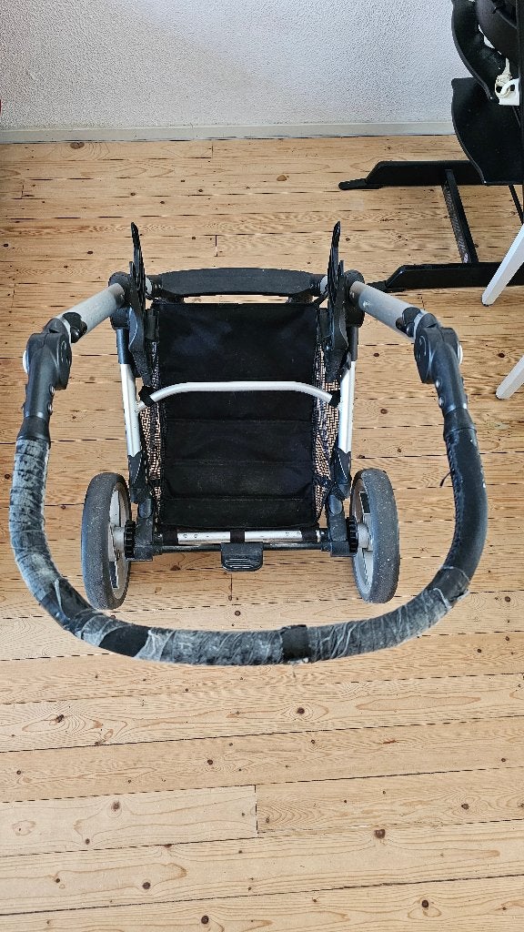 Mutsy Evo 3 in 1 kinderwagen + meerijdplankje, Ophalen, Gebruikt, Combiwagen, Mutsy
