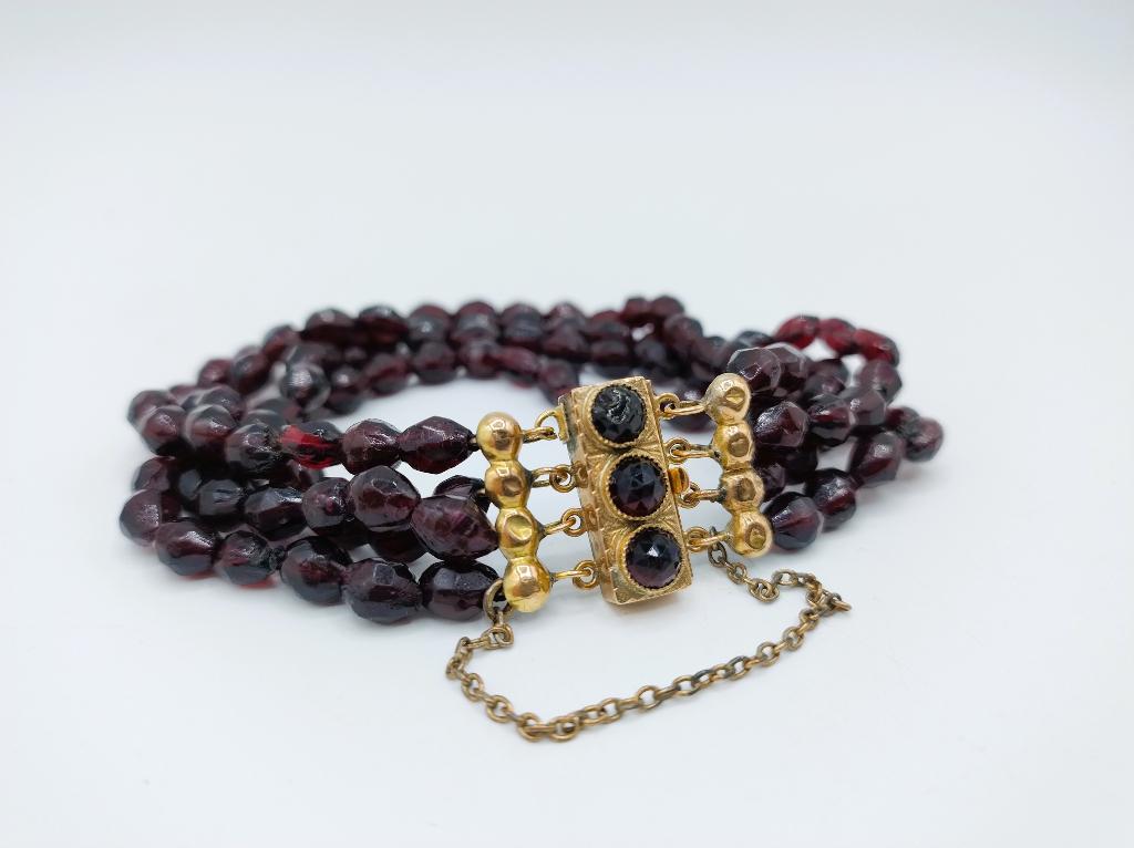 Granaten armband met 3-delig gouden slot, 21,5 cm., Gebruikt, Info@zilverwebsite.nl, Verzenden, Zilverwebsite.nl