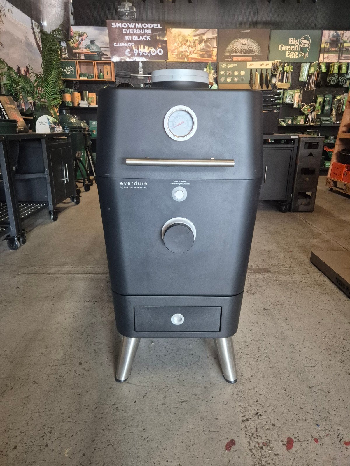 Showmodel Everdure K1 Black Kamado BBQ - Heston Blumenthal, Tuin en Terras, Ophalen, Nieuw, Everdure Heston Blumenthal