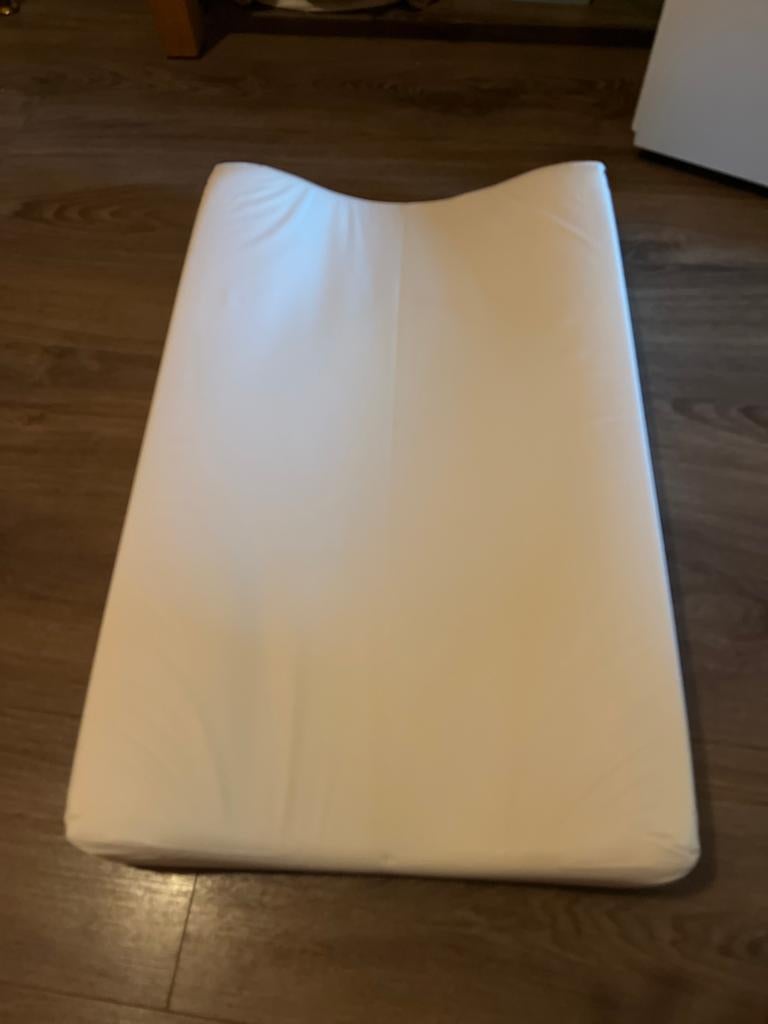 Comfortabel Aankleedkussen - Wit, Ophalen of Verzenden, Zo goed als nieuw, Aankleedkussen, Overige merken