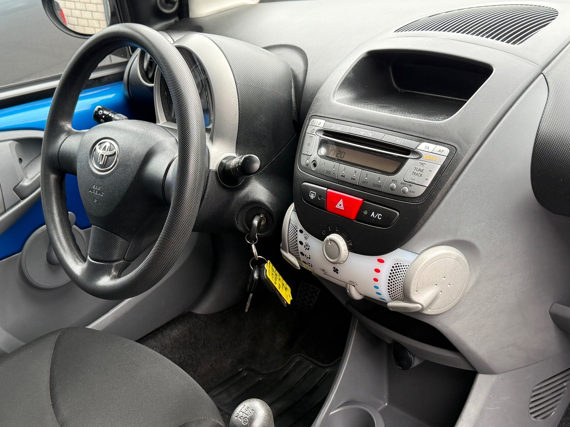 Toyota Aygo 1.0-12V Cool Airco 5D Nieuwe Apk, Auto's, Toyota, Voorwielaandrijving, Euro 5, Stof, Gebruikt