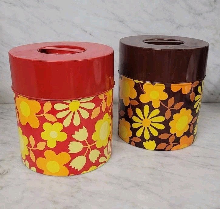 Twee 70's grote flower power blikken. Per stuk €10,-, Ophalen of Verzenden, Zo goed als nieuw, Overige