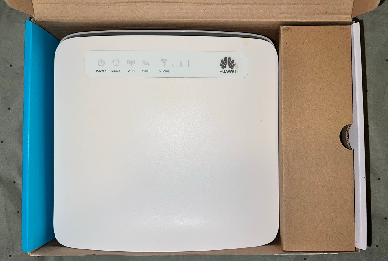 Huawei LTE CPE Router E5186, Computers en Software, Routers en Modems, Ophalen of Verzenden, Zo goed als nieuw, Router
