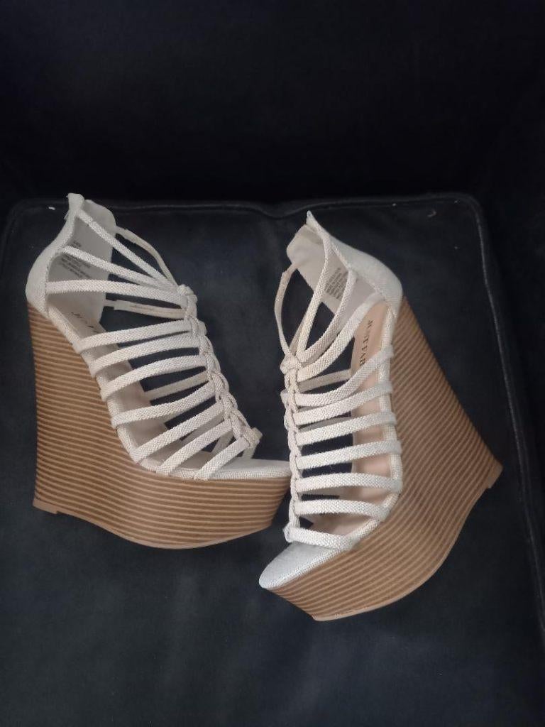 plateau wedge hoge hakken sandalen high heels pumps 17cmhak, Ophalen, Beige, Nieuw, Schoenen met hoge hakken