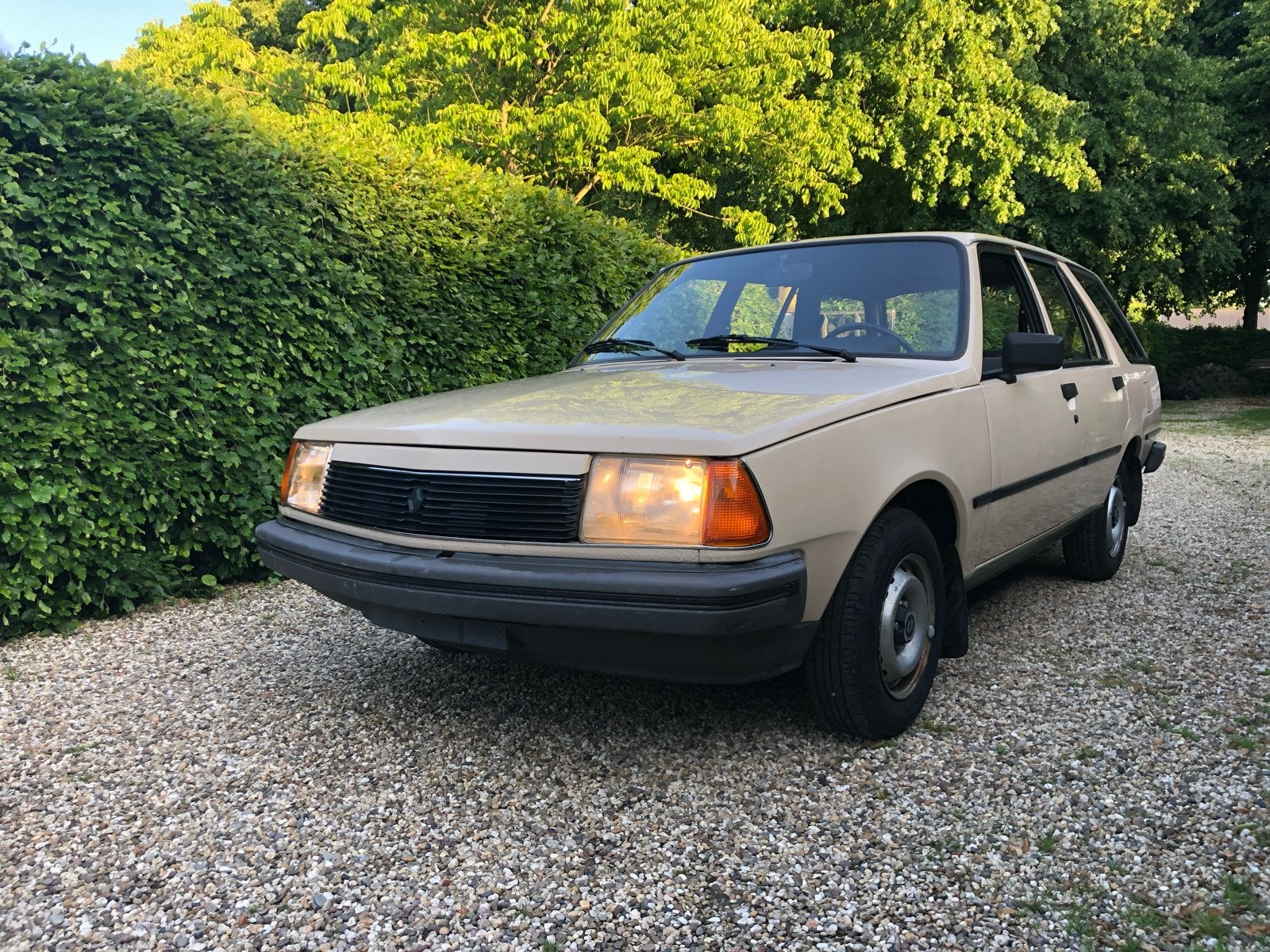 Renault 18 Break | 1985 | Belastingvrij, Voorwielaandrijving, Stof, Renault, Beige