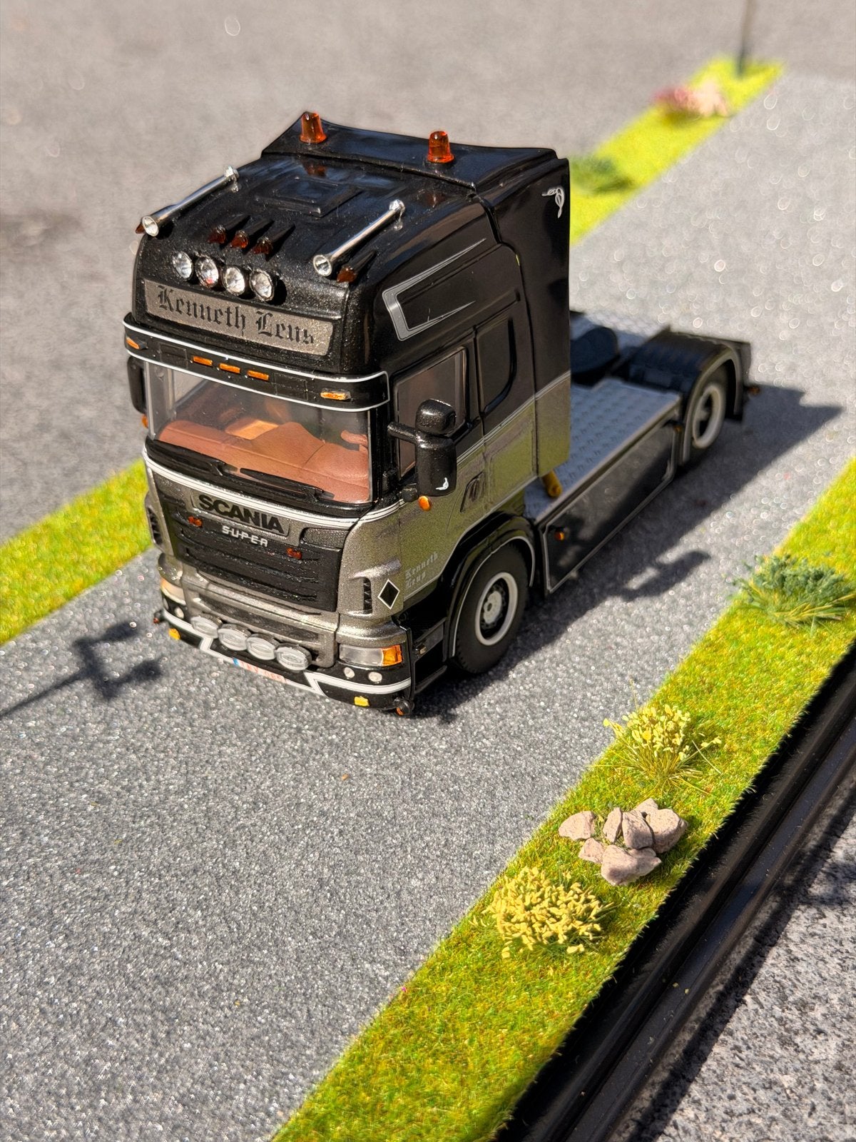 WSI Scania R Kenneth Leus modelvrachtwagen, Hobby en Vrije tijd, Modelbouw | Auto's en Voertuigen, Overige merken, 1:32 tot 1:50