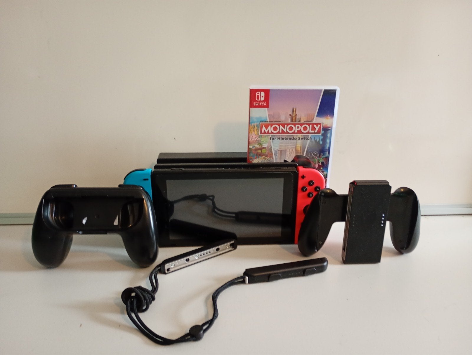 Nintendo Switch V2 met accessoires en Monopoly, Met games, Met 2 controllers, Zo goed als nieuw, Nintendo