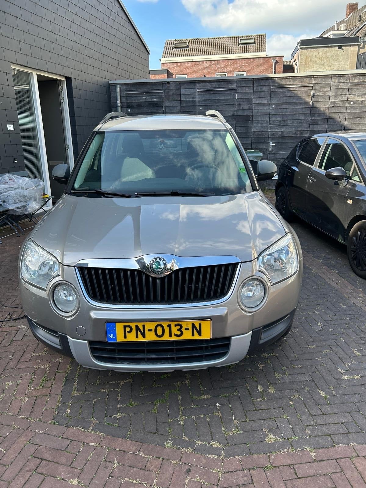 Skoda Yeti 1.2 TSI 77KW Dsg7 2010 Grijs, Auto's, 15 km/l, 4 cilinders, 1200 kg, SUV of Terreinwagen