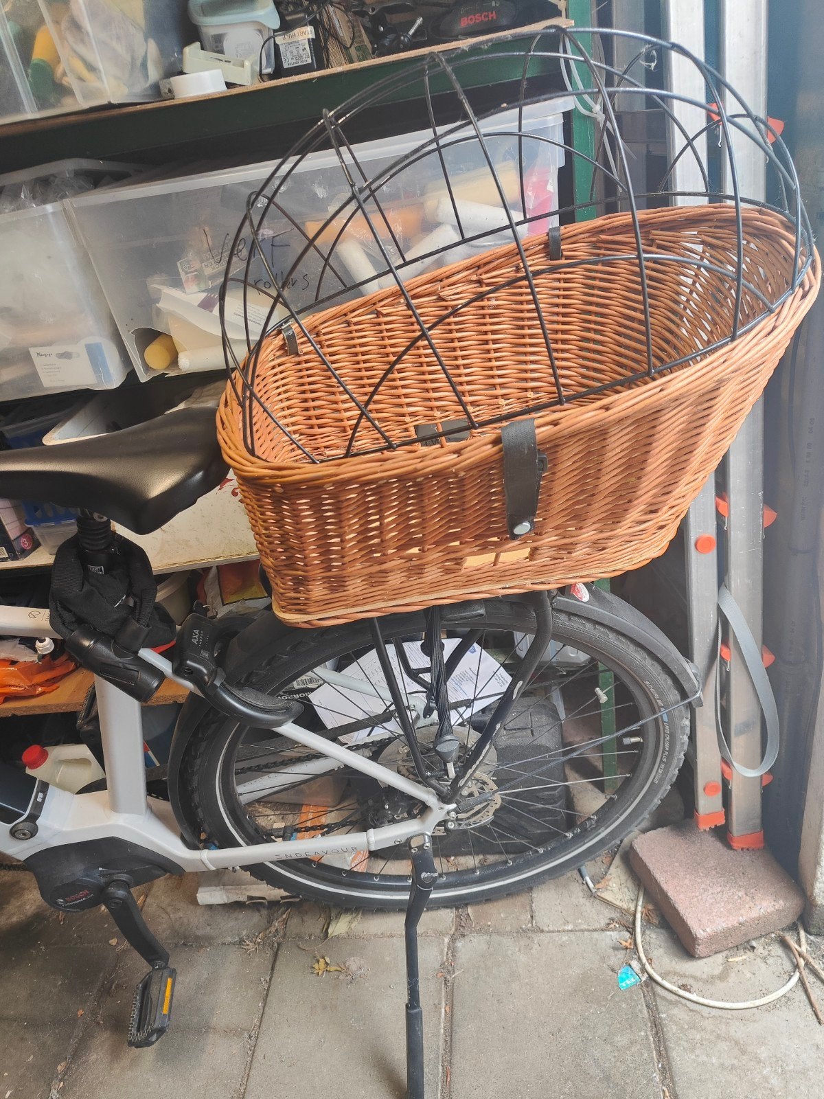 Hondenfietsmand met tralies - rieten mand voor achterop, Ophalen of Verzenden, Zo goed als nieuw, Fietsmand