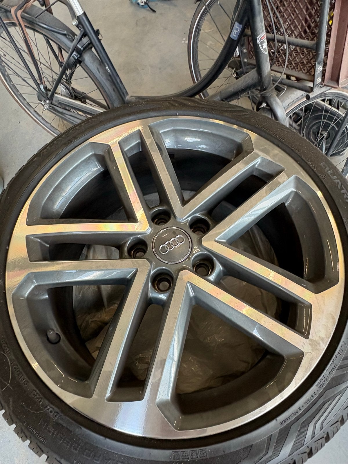 Audi 18 inch velgen met Michelin Pilot Alpin 5 banden, Ophalen, 18 inch, Gebruikt, Banden en Velgen